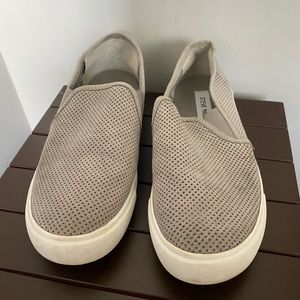 Steve Madden slip ons